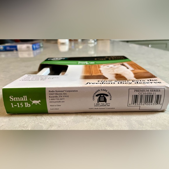 PetSafe 2-Way Locking Indoor Cat Door CC10-050-11 NEW 15lb Small Cat - Picture 3 of 3